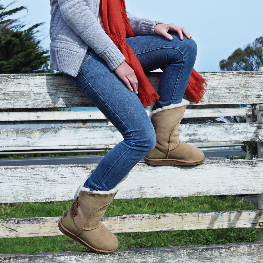 Emu Australia Woodstock Fringed Boots Chestnut Size 6 Worn Once